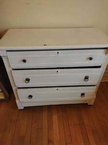 lot 191 image: Vintage Dresser