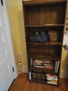 lot 195 image: Shelf & Contents