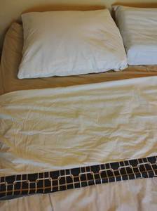 lot 200 image: Full Size Bed