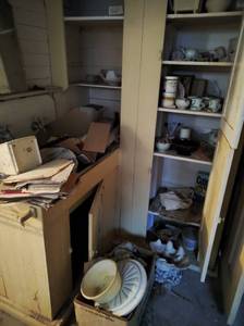 lot 262 image: Collection Of Misc. Pottery Supplies And More