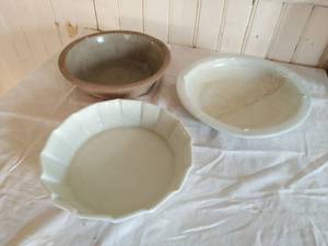 lot 321 image: 3 Ceramic Bowls
