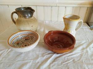 lot 328 image: 2 Pitchers and 2 Bowls