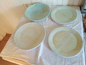 lot 333 image: Collection of 4 ceramic Plates