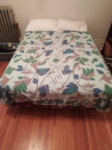 lot 212 image: Full Size Bed with Frame and Linens