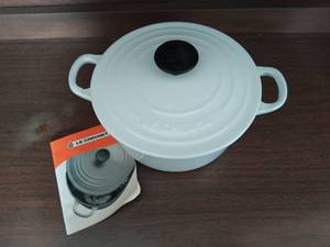 lot 89 image: Le Creuset White  Dutch Oven