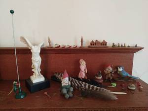 lot 97 image: Collection of Figurines and Dcor