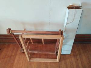 lot 118 image: Beka Loom Rigid Heddle Frame Loom