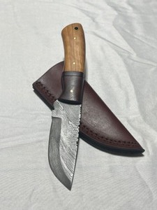 Custom Damascus Steel Knife