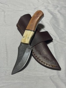 Custom Damascus Steel Knife