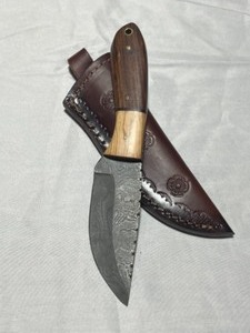 Custom Damascus Steel Knife
