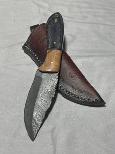 Custom Damascus Steel Knife