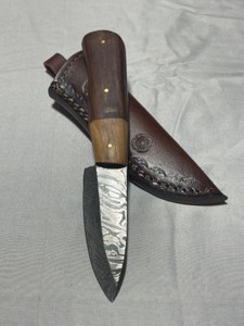 Custom Damascus Steel Knife