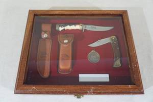 Schrade Uncle Henry Set in Display Case