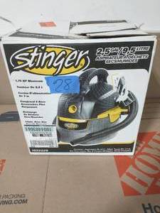 lot 28 image: STINGER 2.5 Gal. 1.75-Peak HP Compact WetDry Shop Vacuum