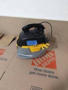 lot 43 image: STINGEER 2.5 Gal. 1.75-Peak HP Compact WetDry Shop Vacuum
