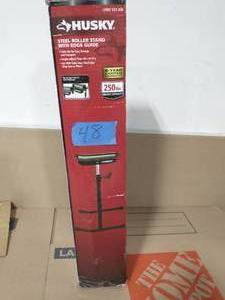 lot 48 image: HUSKY 43 in. Stationary Steel Roller Stand with Edge Guide