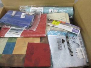 lot 26 image: box of tablecloths and placemats ...