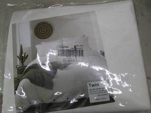lot 33 image: topfinel twin duvet cover set white...