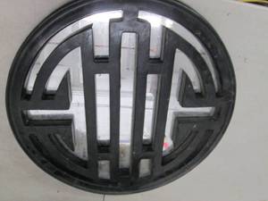 lot 232 image: round mirror 24 inch x 24 inch ...