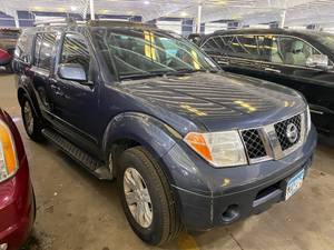 lot 6 image: 2006 Nissan Pathfinder LE 4x4
