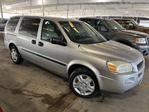 lot 8 image: 2008 Chevrolet Uplander LS