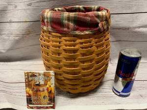 lot 10 image: 2000 October Longaberger Fields Basket