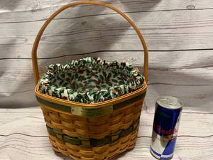 lot 12 image: 1997 Longaberger Snowflake Basket with Liner