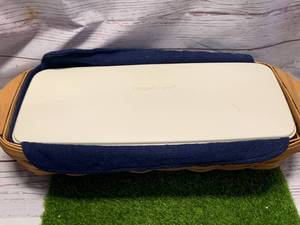 lot 25 image: 2002 Longaberger Bagel Basket