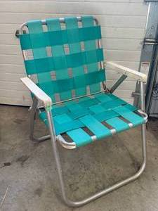 lot 40 image: Vintage Sunbeam Turquoise Webbed Lawn Chair
