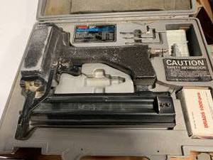 lot 48 image: Heavy Duty Air Force Nail Gun