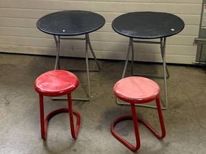 lot 64 image: Lot of Two Vintage Childrens Tables & Chairs