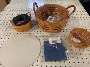 lot 74 image: Longaberger Basket Lot