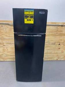 lot 103 image: MAGIC CHEF 7.4 cu. ft. 2 Door Mini Fridge in Black