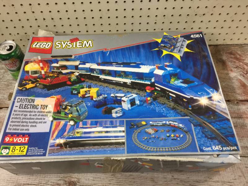 Lego System #4561, Super Tools - Toys - Ice Fishing - Outdoors -  Collectables - Air Compressor - Eskimo - Snap-On - Stereo Equipment