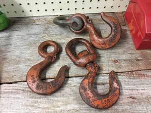 lot 9 image: Crosby Hooks - Swivel Hook - Clevis