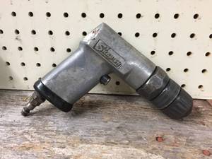 lot 19 image: Snap-on Pneumatic Air Drill