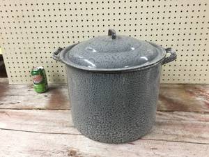 lot 41 image: Graniteware CanningCooking Pot