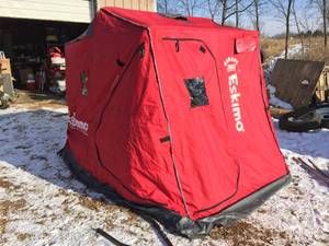 lot 22 image: Eskimo Eskape 350 Hard Water Series Portable Fish House