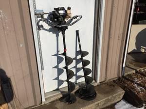 lot 73 image: StrikeMaster Gas Ice Auger