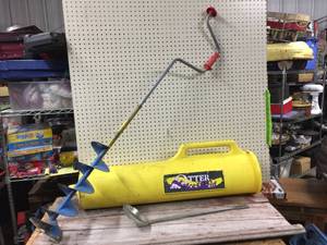 lot 77 image: Hand Ice Auger  - Auger Shield - Ice Scoops