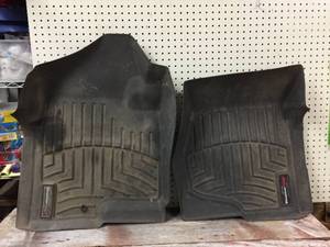lot 91 image: Weather Tech Floor Mats From 2008 Silverado