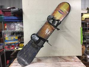 lot 101 image: ESP Snowboard With Lamar Adjustable Bindings