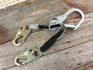 lot 107 image: YokeNiagra Hooks