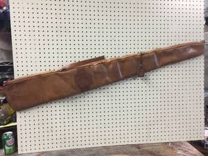 lot 122 image: Vintage Boyt Leather Gun Case