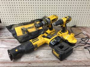 lot 132 image: Dewalt 18v Cordless Tool Group