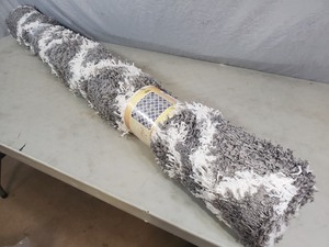 lot 26 image: Brand New Monaco Collection 5 x 7 ft Area Rug