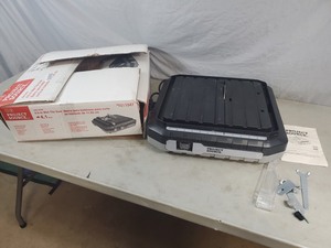 lot 39 image: 4.5 inch Wet Tile Saw