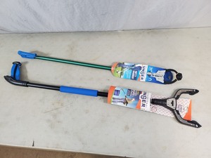 lot 43 image: 2 New Unger Professional Reach Tools  Grabbers