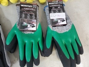 lot 115 image: 9 New Pairs of Work Gloves