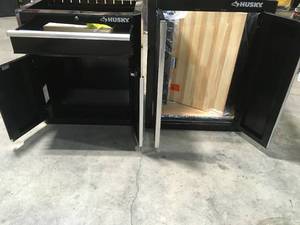 lot 25 image: Lot of 2 Assorted Husky tool Cabinets  Customer Returns See Pictures